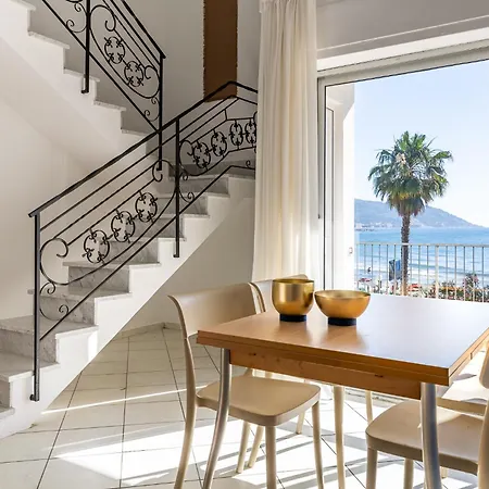 Boat/open Space Front Mare/spiaggia+ Box * دْيانو مارينا