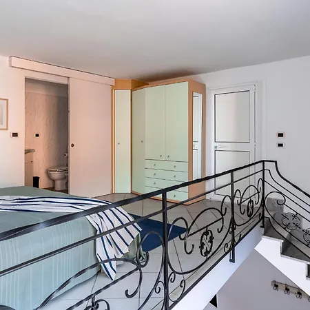 Boat/open Space Front Mare/spiaggia+ Box دْيانو مارينا